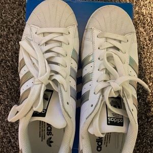 Adidas superstars